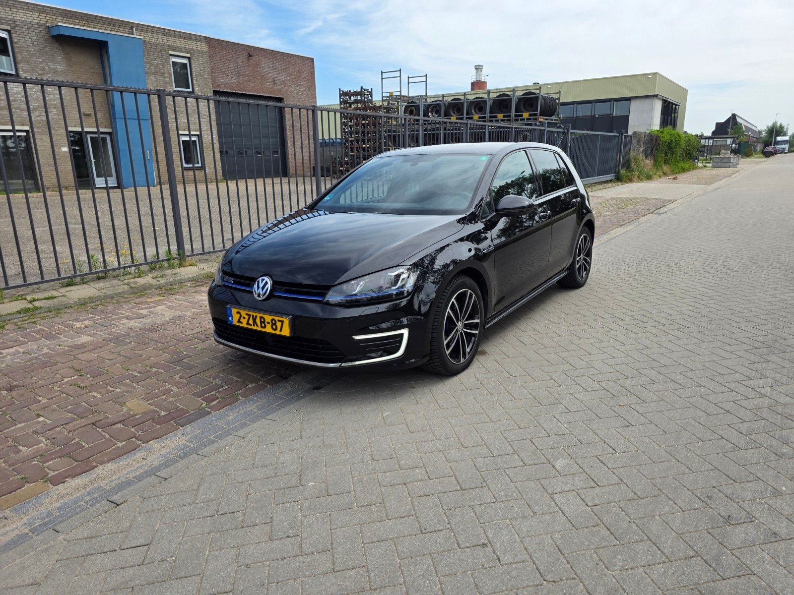 VW Golf GTE / 250PK / camera+360 sen / trekhaak / nieuwe DSG, Zwart, Zwart, 1395 cc, 1499 kg