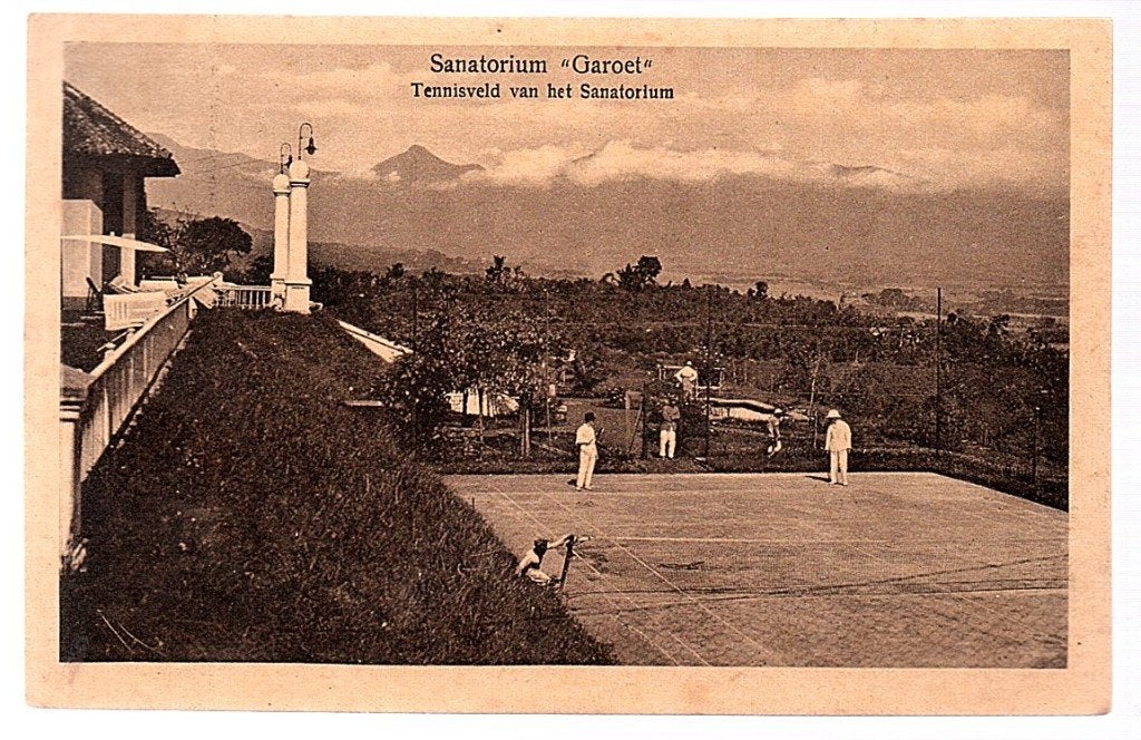 Ned Indië Sanatorium Garoet Tennis court & Sanatorium, Ophalen of Verzenden, Voor 1920, Frankrijk
