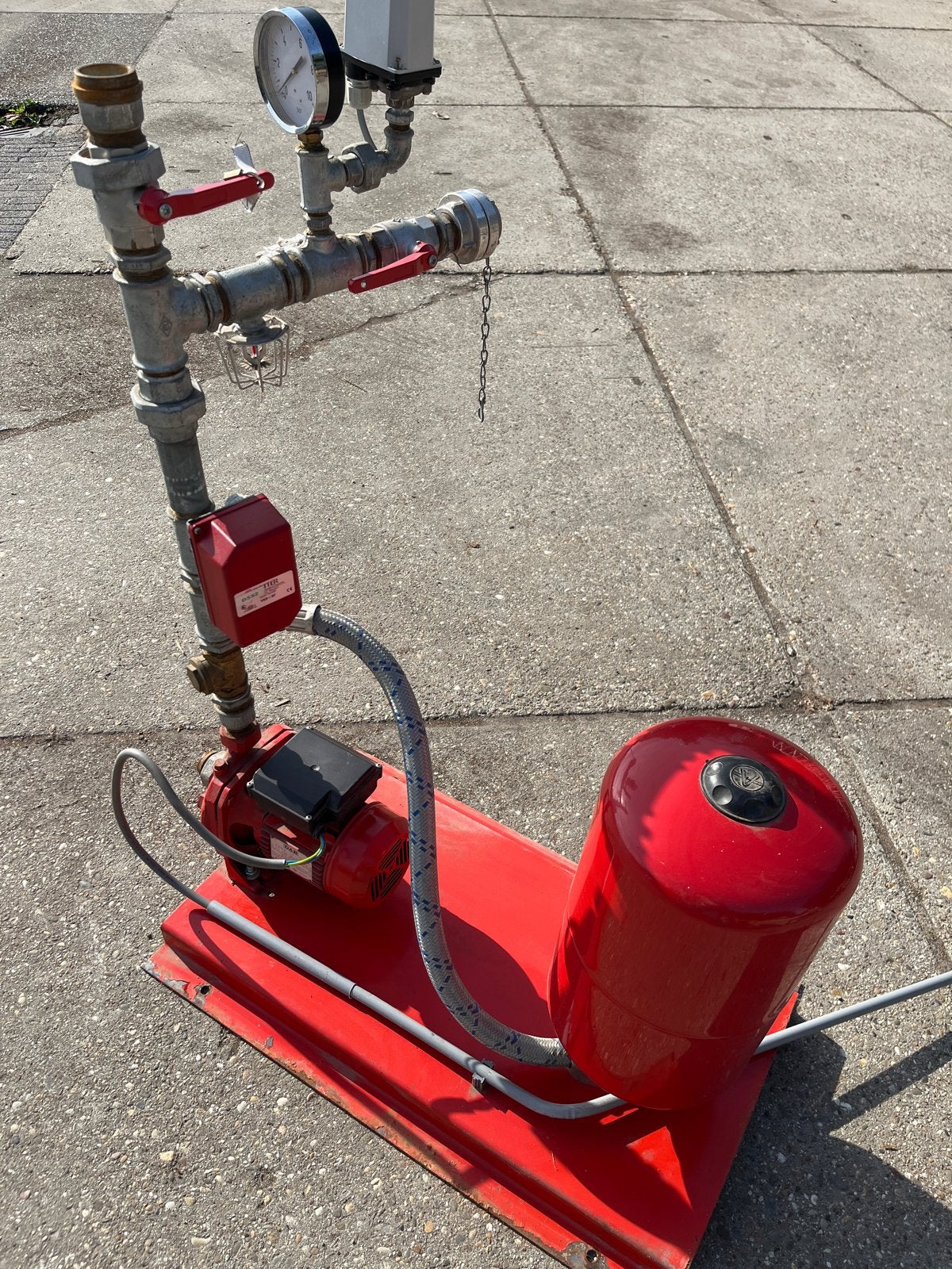 DAB K 30/70 M Waterpomp met drukvat en manometer, Ophalen