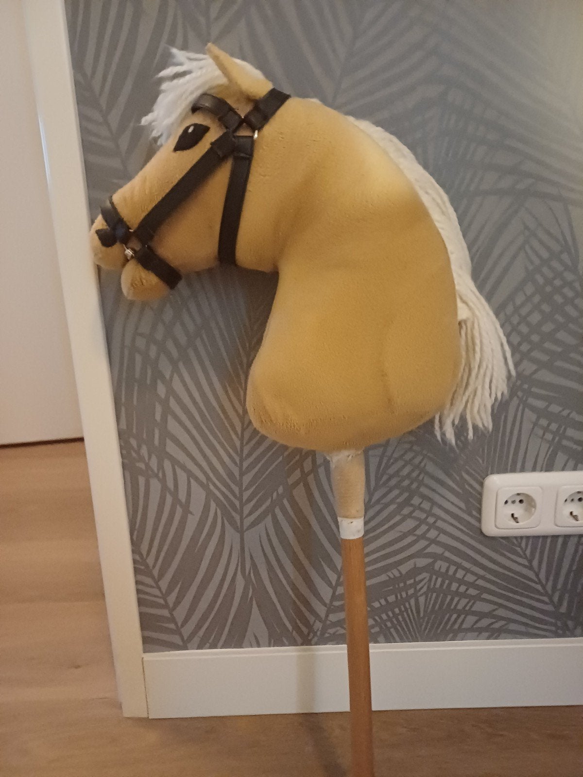 Hobbyhorse Caramel Kleur met Halster, Verzenden