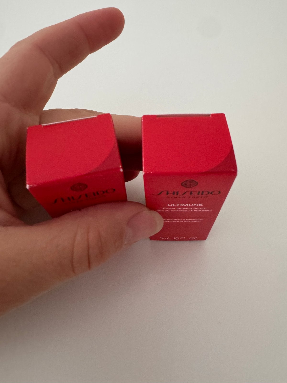 Shiseido Ultimune Power Infusing Serum - 2x 5ml, Sieraden, Tassen en Uiterlijk, Uiterlijk | Gezichtsverzorging, Ophalen of Verzenden