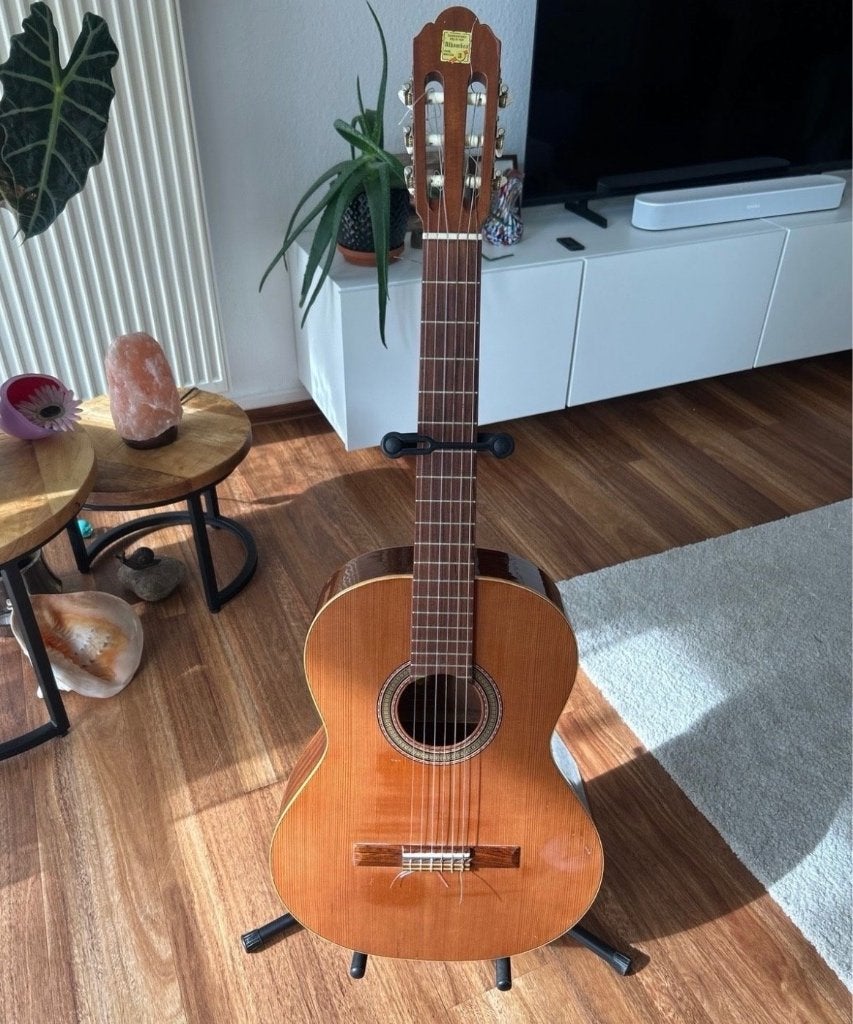Alhambra 1P Cedro klassieke gitaar, Muziek en Instrumenten, Ophalen of Verzenden, Gebruikt, Klassieke of Spaanse gitaar, Met koffer