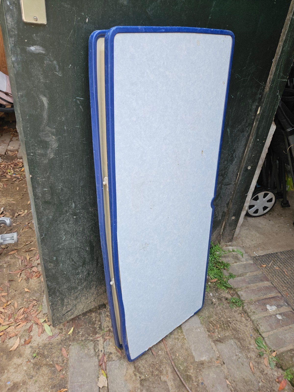 Gebruikte campingtafel, Ophalen, Campingtafel