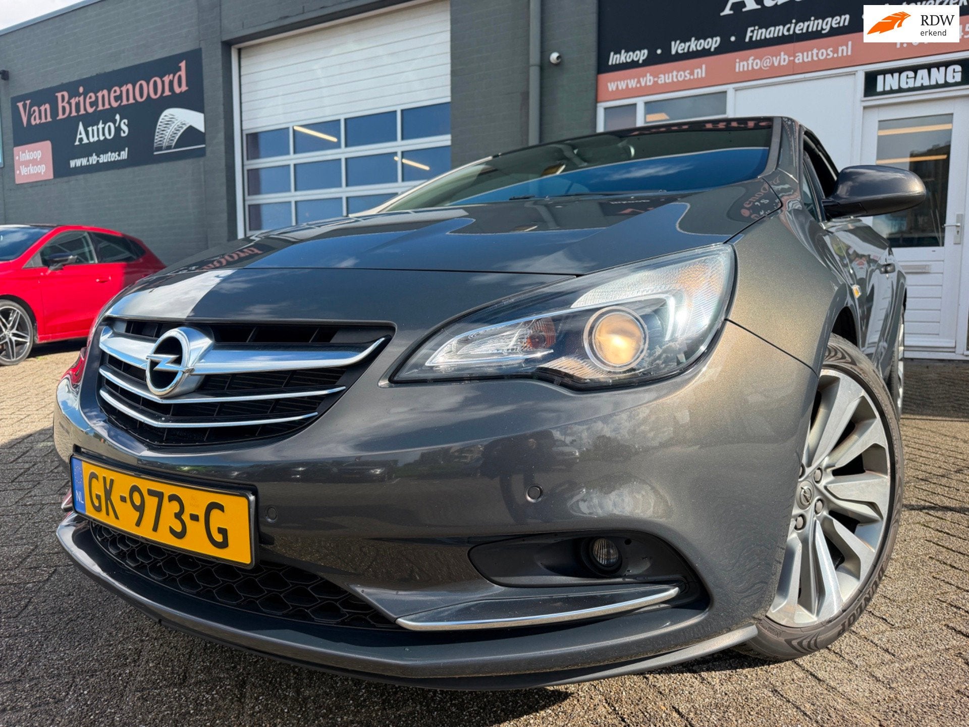 Opel Cascada 1.6 Turbo Cosmo Cabrio met leer en parkeersenso, Auto's, Voorwielaandrijving, 15 km/l, Gebruikt, 4 cilinders