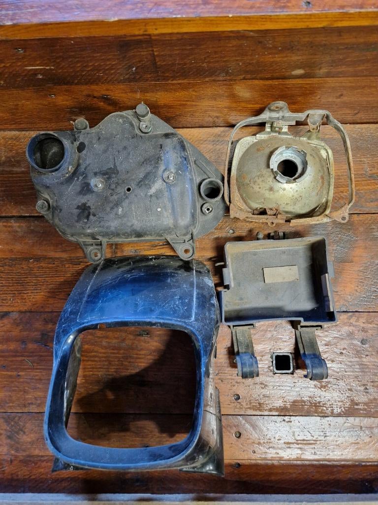 Suzuki TSX onderdelen: luchtfilterbak, koplampbehuizing, Ophalen of Verzenden, Gebruikt, Overige typen, Suzuki
