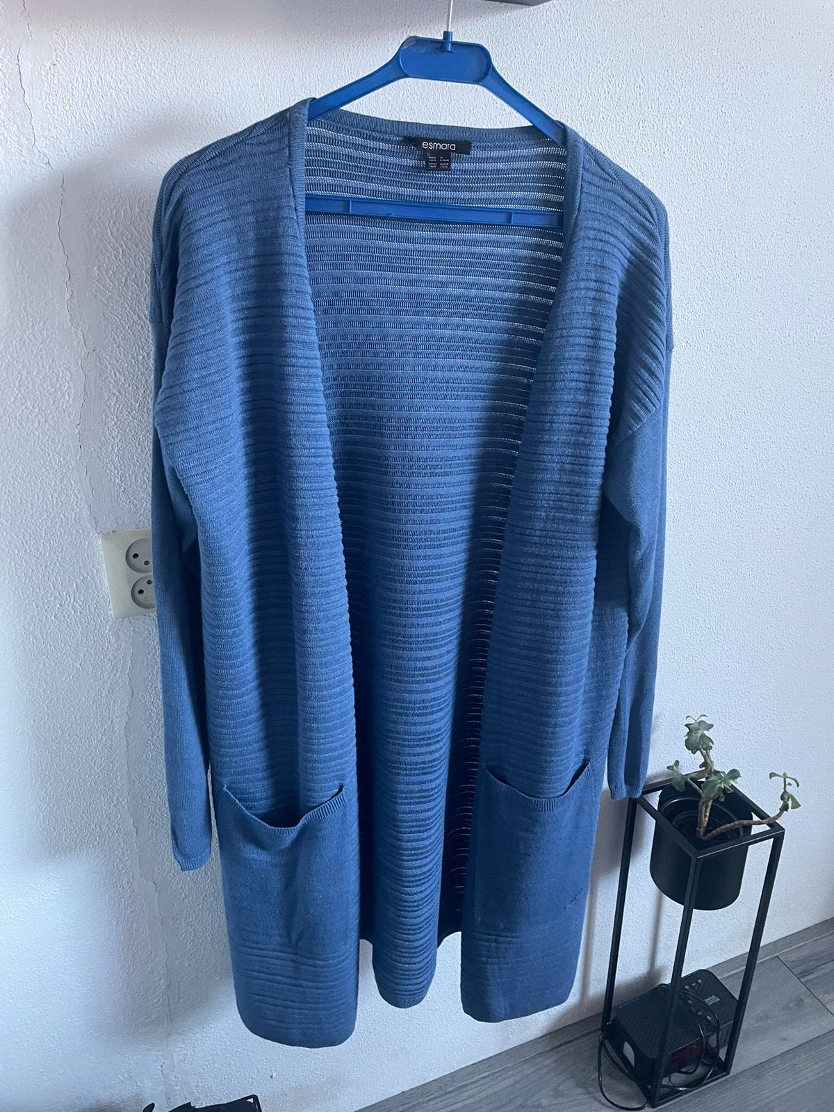 Prachtig lang blauw Vest met Motief en Zakken maat 44, Kleding | Dames, Ophalen, Zo goed als nieuw, Maat 42/44 (L), Blauw