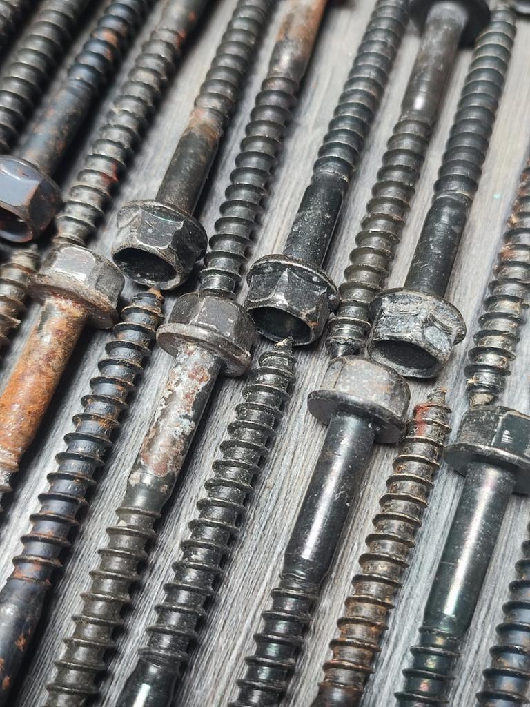 Oude schroeven bouten ringen ijzerwaren, Doe-het-zelf en Verbouw, IJzerwaren en Bevestigingsmiddelen, Ophalen of Verzenden, Gebruikt