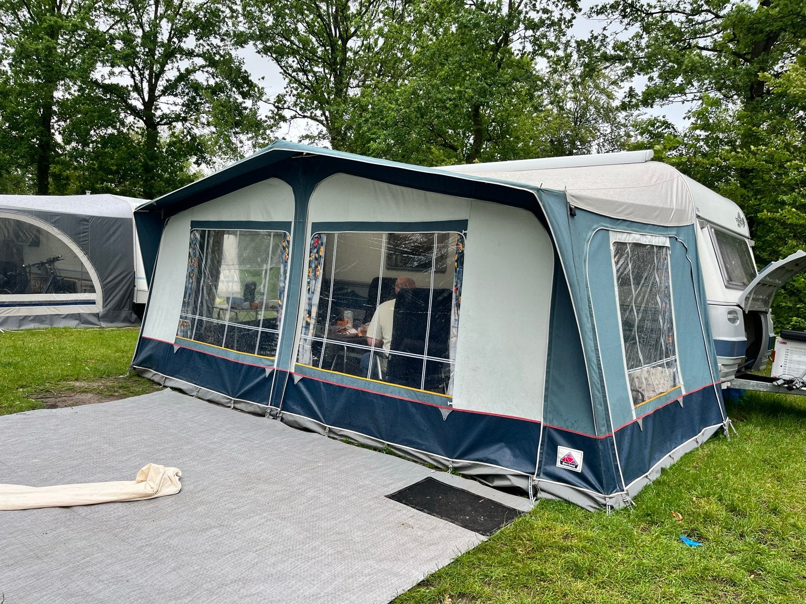 Bieden: Dorema voortent~950cm/maat 12~ met aluminium stokken, Ophalen, Gebruikt