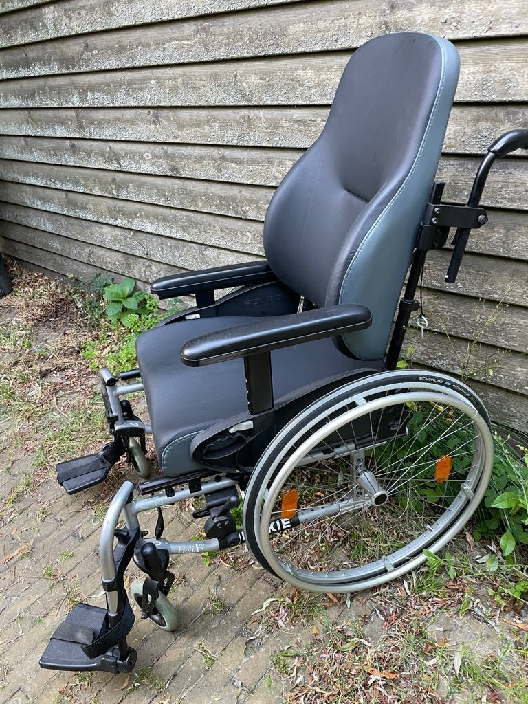 Rolstoel van topmerk, Ophalen, Inklapbaar, Zo goed als nieuw, Duwrolstoel