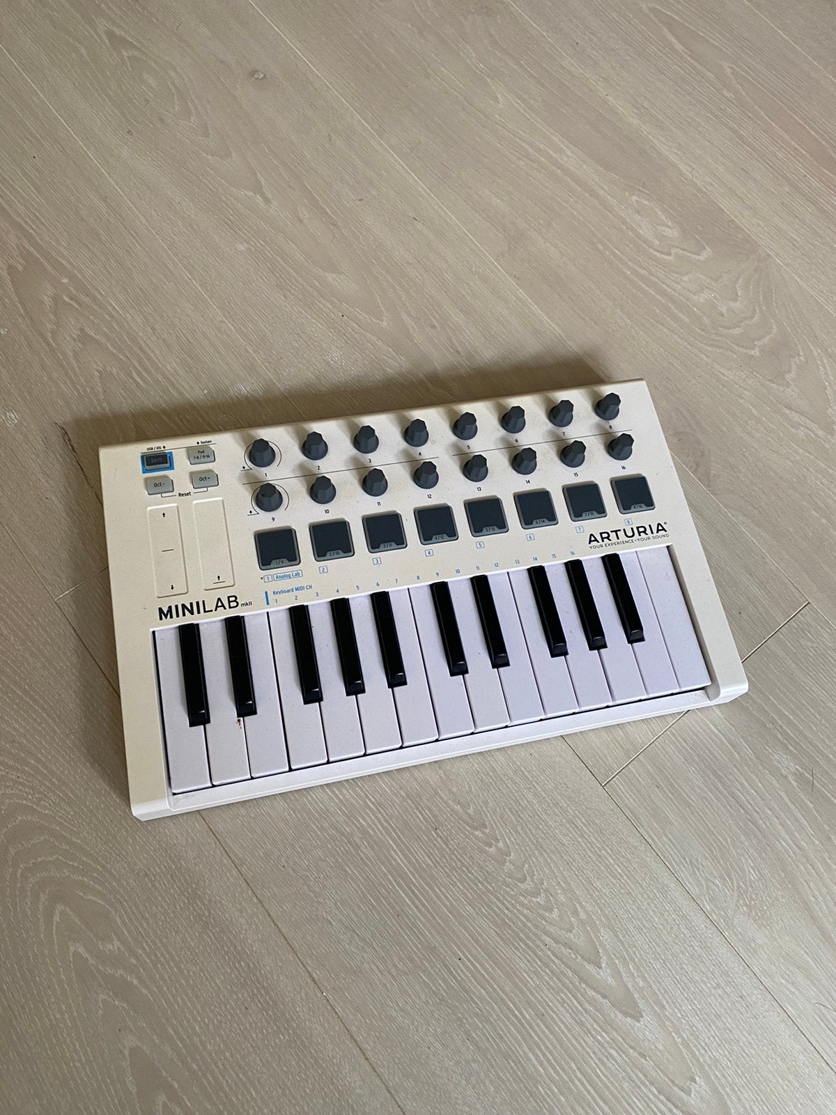 Arturia Minilab MK2, Muziek en Instrumenten, Midi-apparatuur, Ophalen, Gebruikt