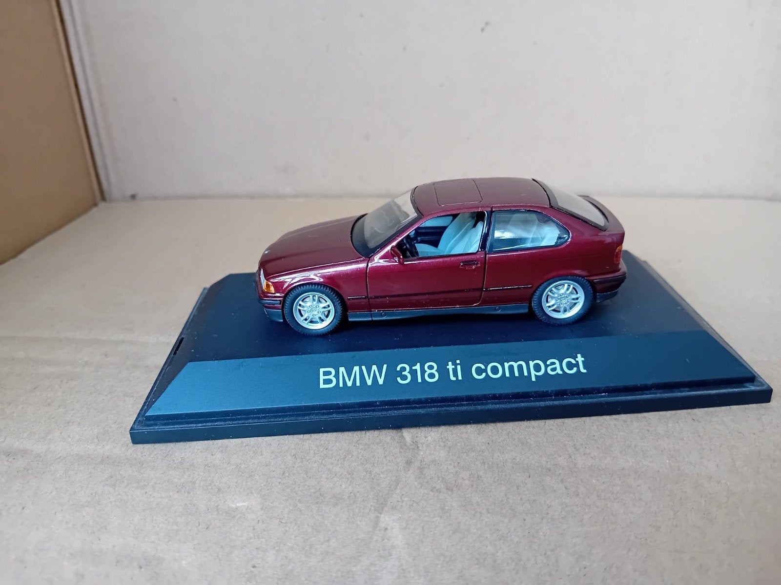 Schuco BMW 318 ti compact, Hobby en Vrije tijd, Modelauto's | 1:43, Ophalen of Verzenden, Auto, Schuco