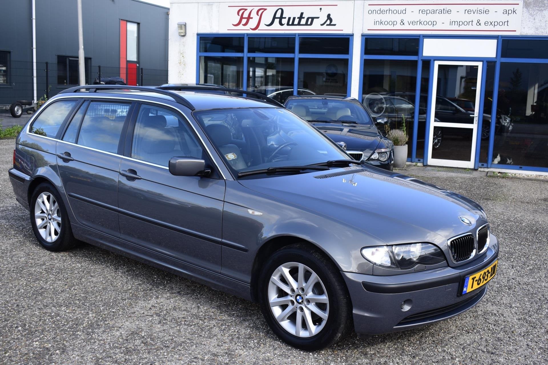 BMW 3-serie Touring 316i individual edition Exclusive stratu, Achterwielaandrijving, 4 cilinders, Handgeschakeld, Grijs