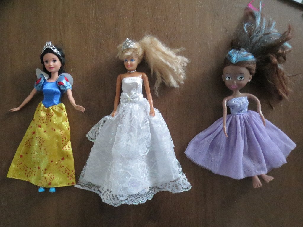 3 barbiepoppen o.a. Sneeuwwitje, Ophalen of Verzenden, Gebruikt, Barbie