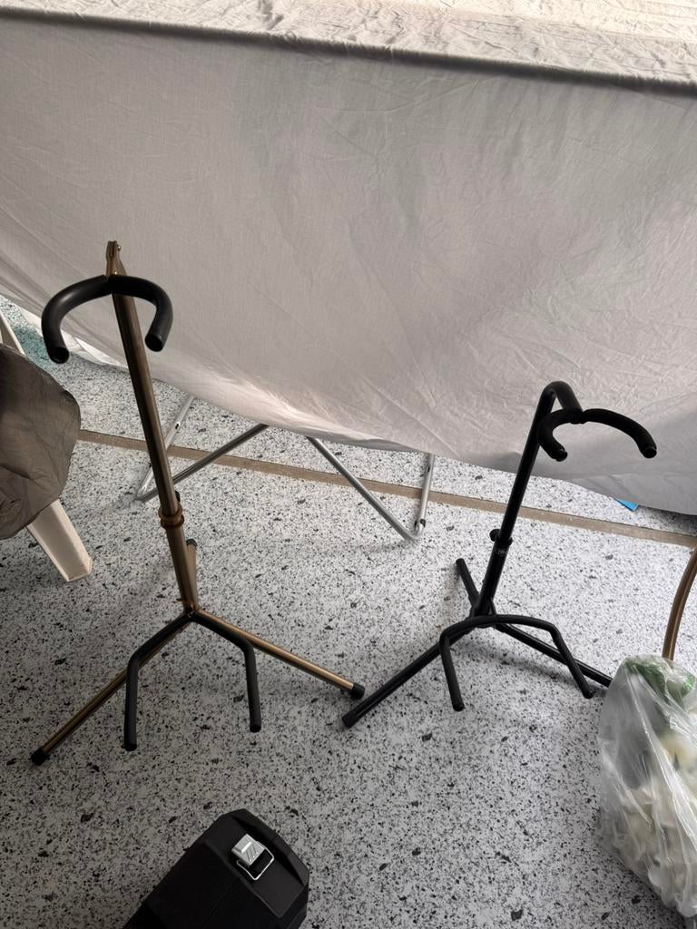 Gitaar standaard 2x - Goede staat - Samen €25, Ophalen of Verzenden