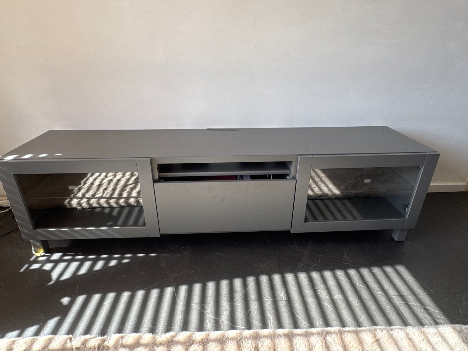 Ikea Besta TV-meubel met glazen deuren en lade, Ophalen, Kunststof, Gebruikt, 150 tot 200 cm
