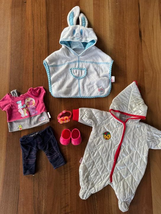 3 setjes kleding voor Baby born 43cm - Zapf creation, Ophalen of Verzenden, Gebruikt, Babypop