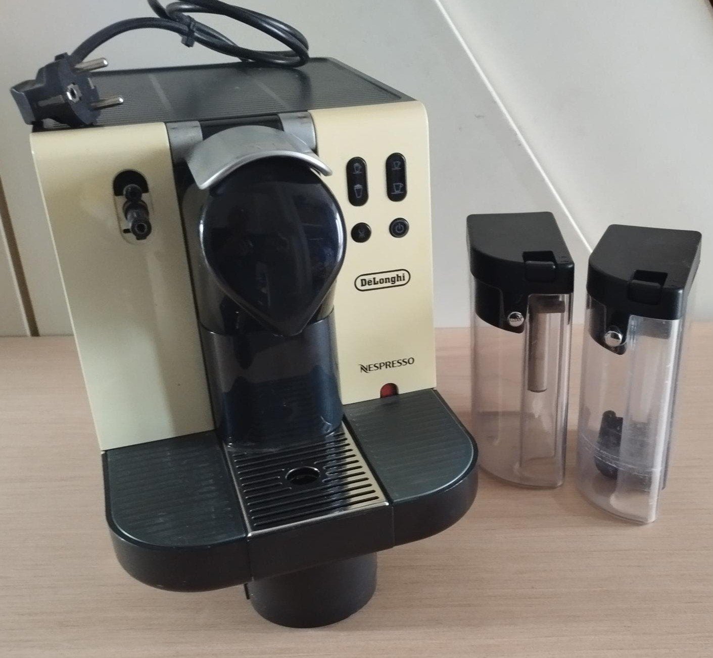 Delonghi Nespresso koffiezetapparaat, Ophalen, Koffiemachine, Koffiepads en cups, Afneembaar waterreservoir