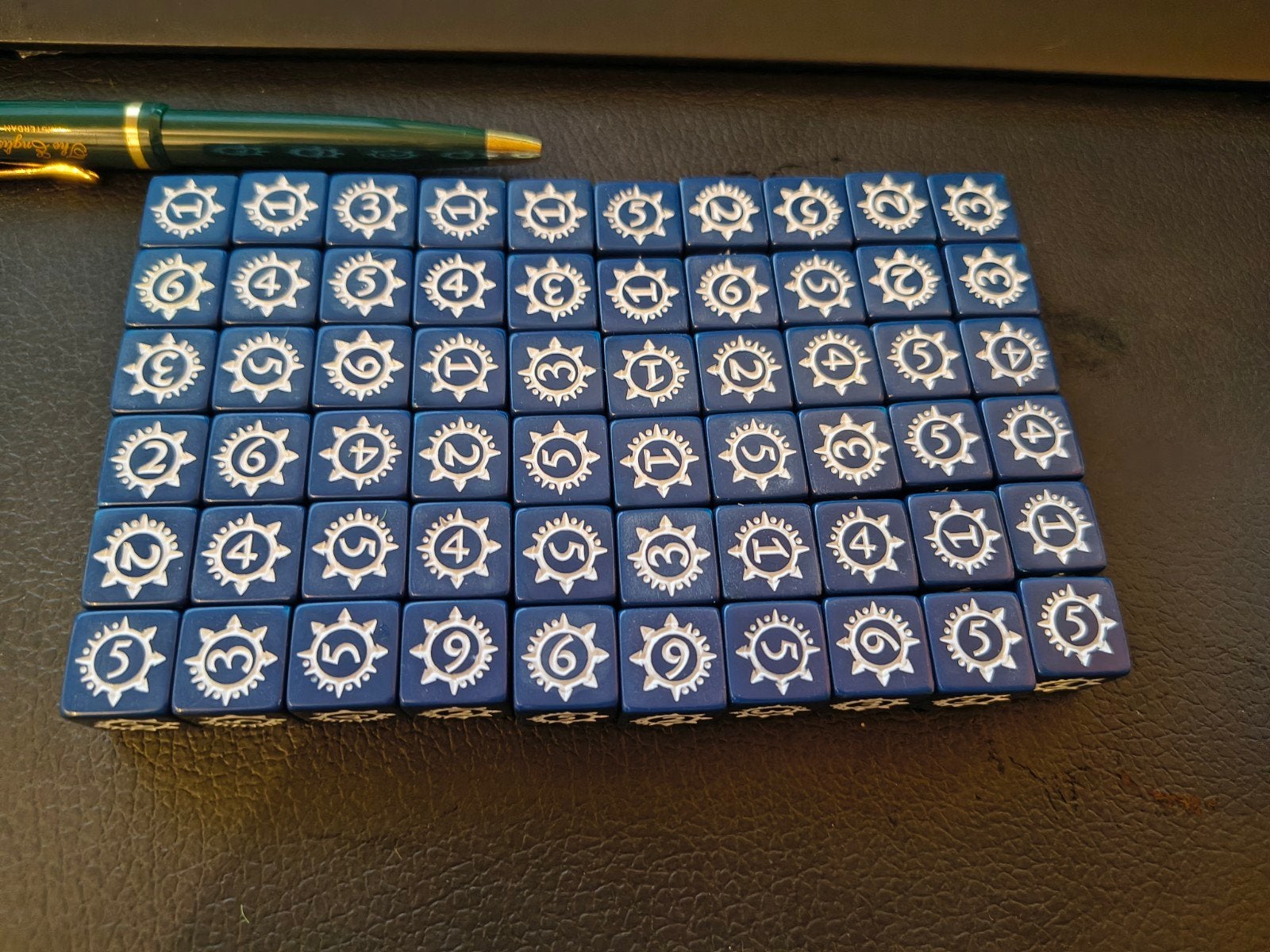 60 dice, Ophalen of Verzenden, Zo goed als nieuw, Toebehoren