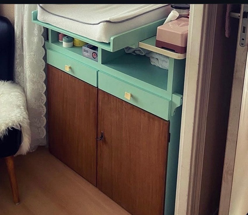 Vintage Commode - Mintgroen met Houten Details, Kinderen en Baby's, Kinderkamer | Commodes en Kasten, Ophalen, Gebruikt, 50 tot 70 cm