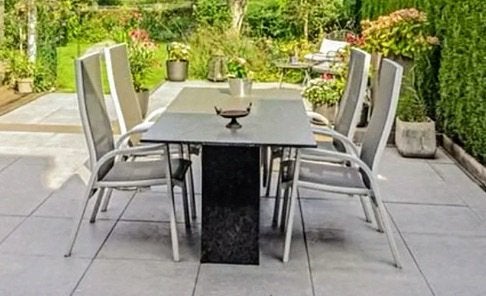 Tuintafel, massief natuursteen blad op twee stenen zuilen, Ophalen, Overige materialen, Eettafel, 6 zitplaatsen