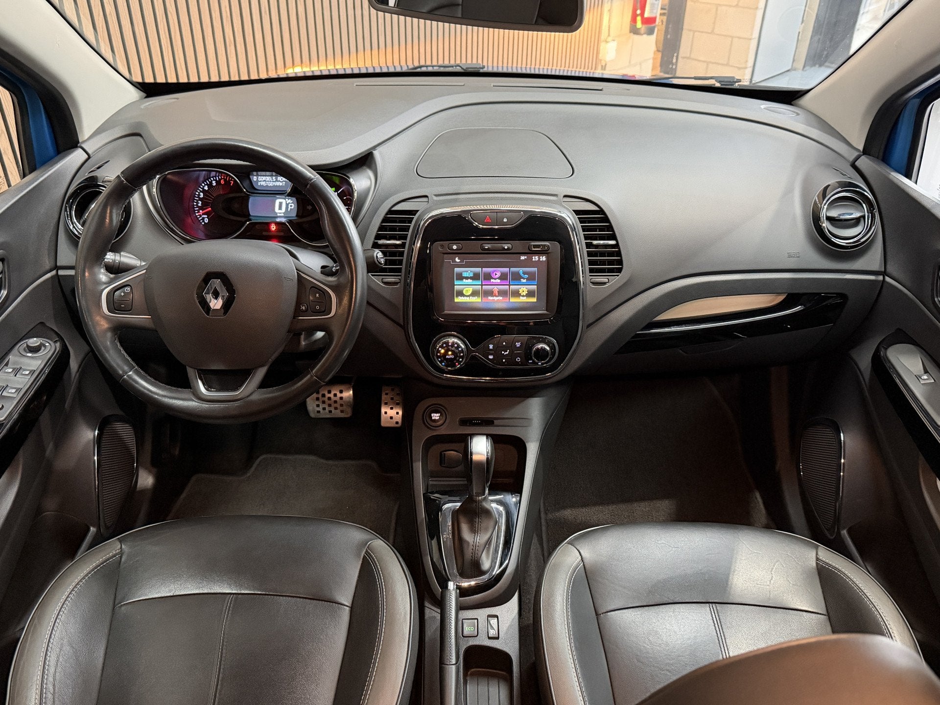 Renault Captur 1.2 TCe Aut Dynamique | Navi | Clima | Stoelv, 4 cilinders, Leder, 19 km/l, SUV of Terreinwagen
