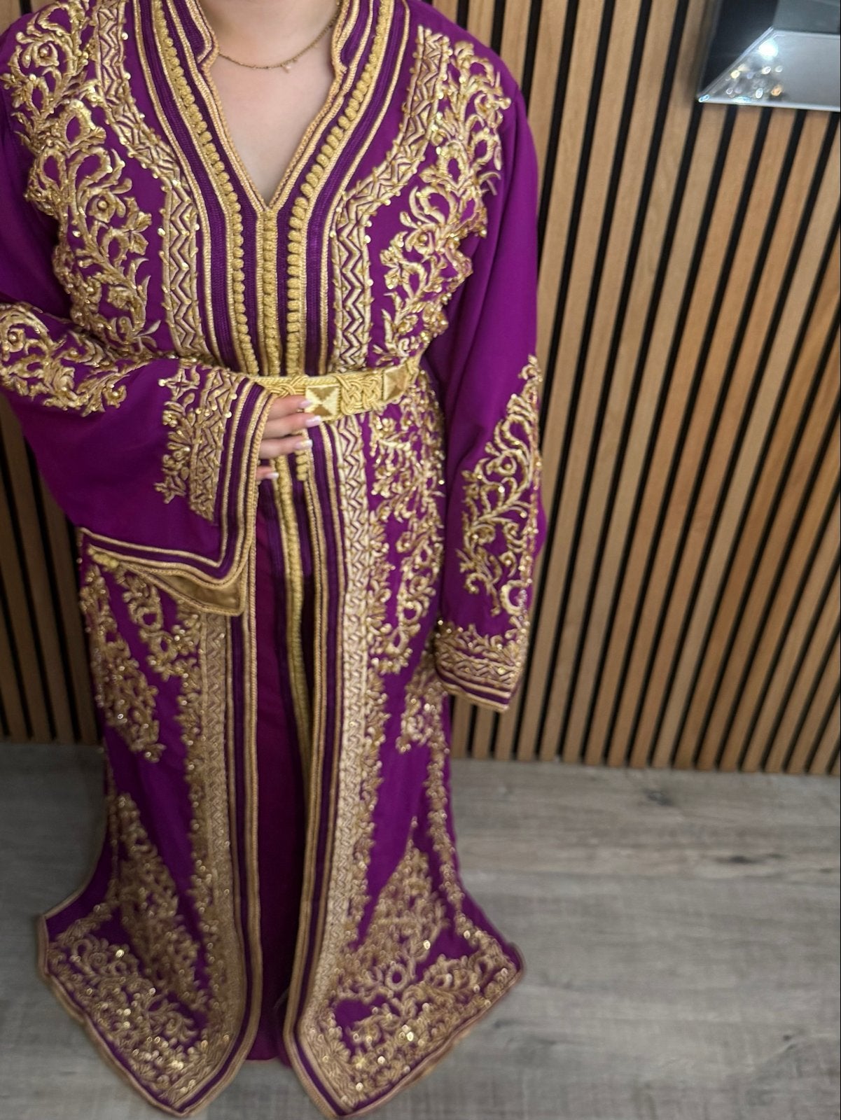 Prachtige tckitas met gouden borduursels, Kleding | Dames, Jurken, Maat 38/40 (M), Overige kleuren, Ophalen of Verzenden, Zo goed als nieuw