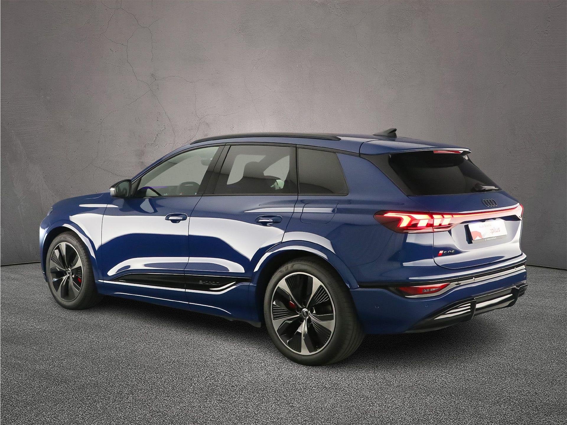 Audi SQ6 e-tron SQ6 quattro 100 kWh | Head Up | B&O | Oled |, Auto's, Gebruikt, Blauw, 2325 kg, Leder