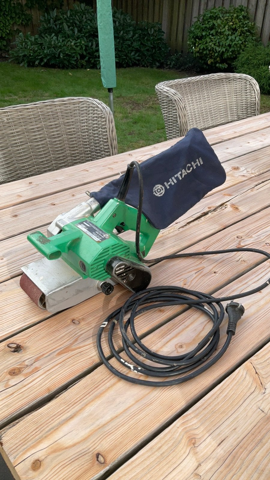 Hitachi bandschuurmachine, Ophalen, Gebruikt, 600 tot 1200 watt, Bandschuurmachine