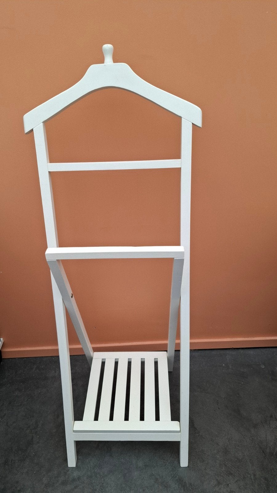 Witte houten kledingstandaard / valet stand, Ophalen, Gebruikt, 100 tot 150 cm, Staande kapstok