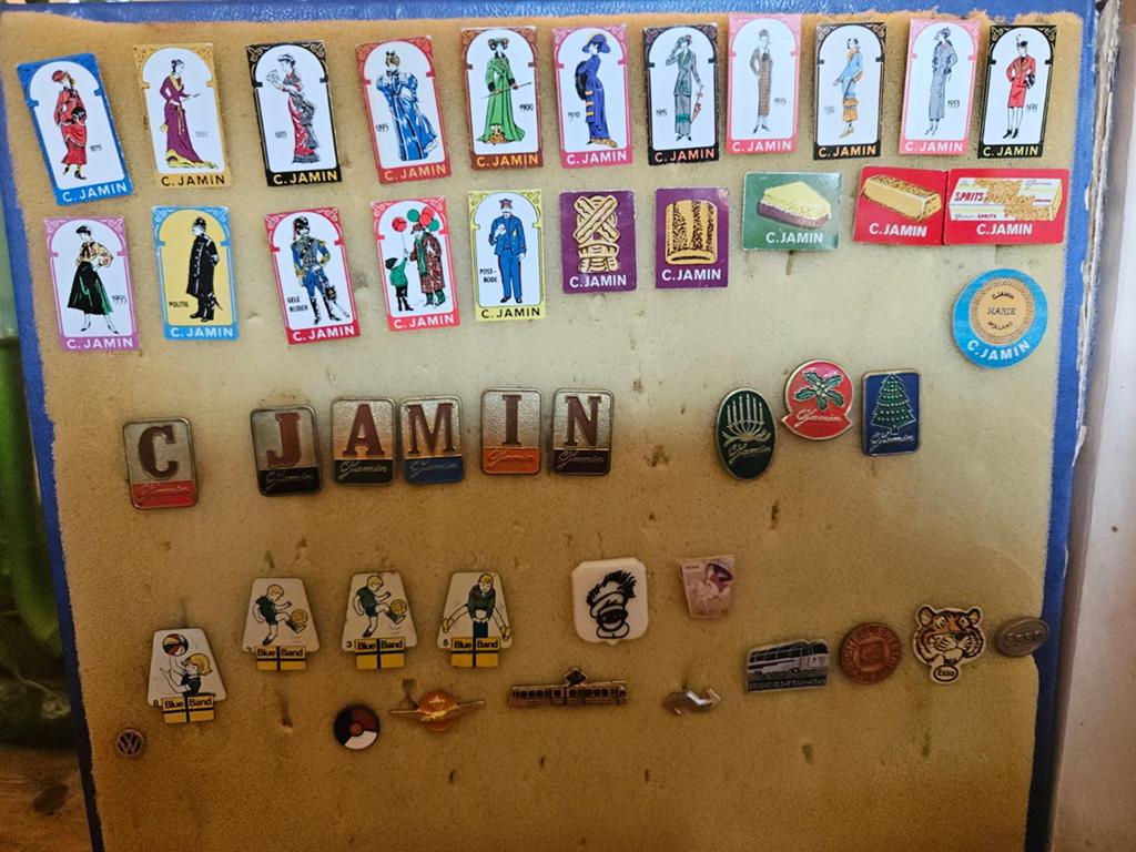 Verzameling vintage speldjes: Jamin, Blue Band, FC Twe, Verzamelen, Speldjes, Pins en Buttons, Ophalen of Verzenden, Gebruikt