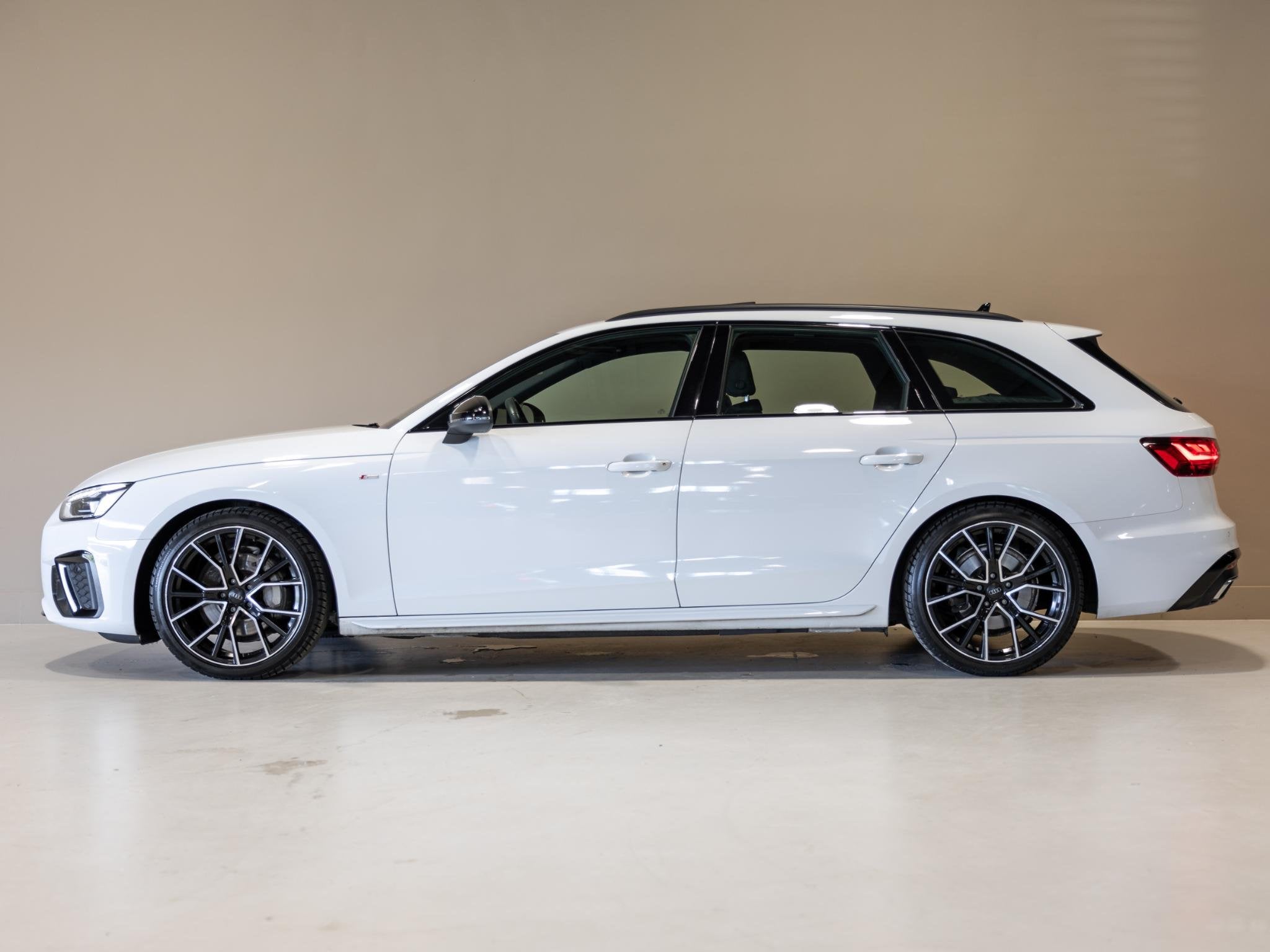 Audi A4 Avant 40 TFSI S-Line edition / 204pk / Panorama dak, Auto's, Dealer onderhouden, Gebruikt, 4 cilinders, Wit