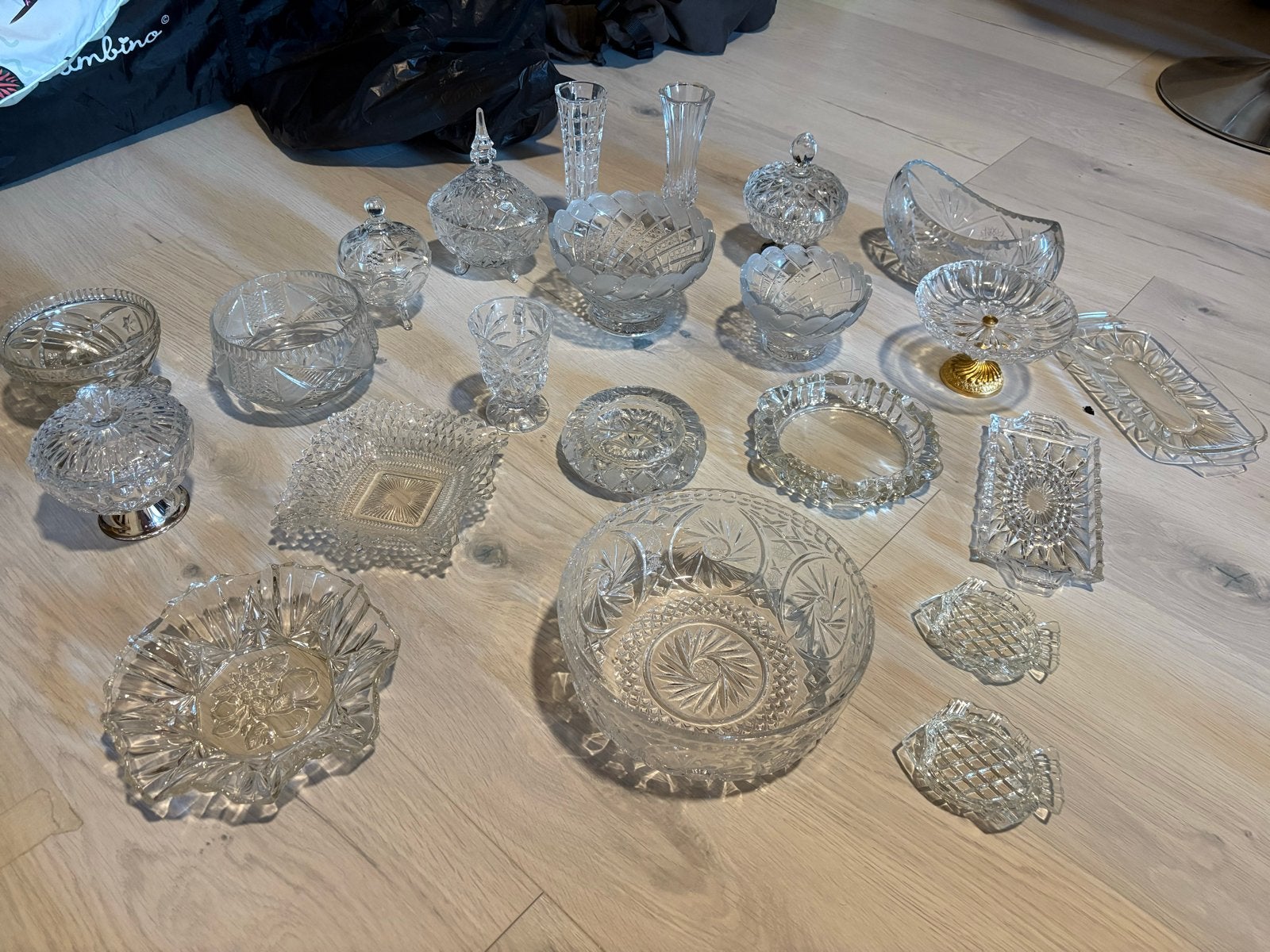 Grote partij kristal / geslepen glas –schalen, vazen en meer, Antiek en Kunst, Antiek | Glas en Kristal, Ophalen