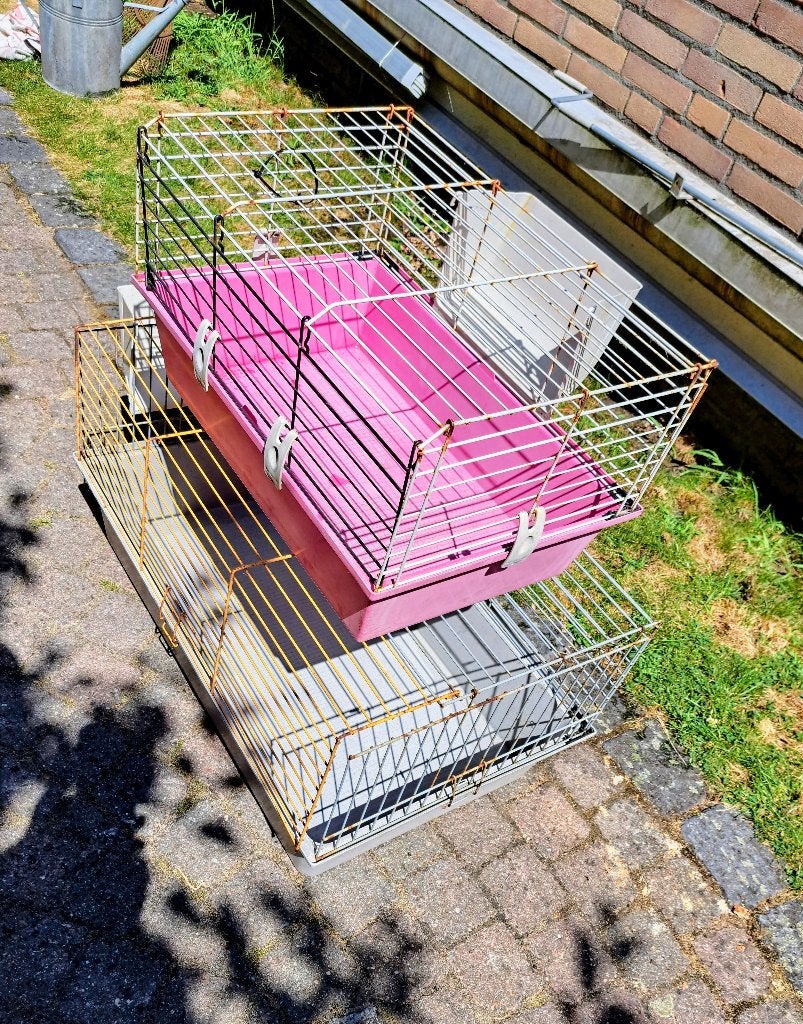 Konijnenkooien 2 stuks met toebehoren, Dieren en Toebehoren, Kooi, Gebruikt, Minder dan 75 cm, Konijn
