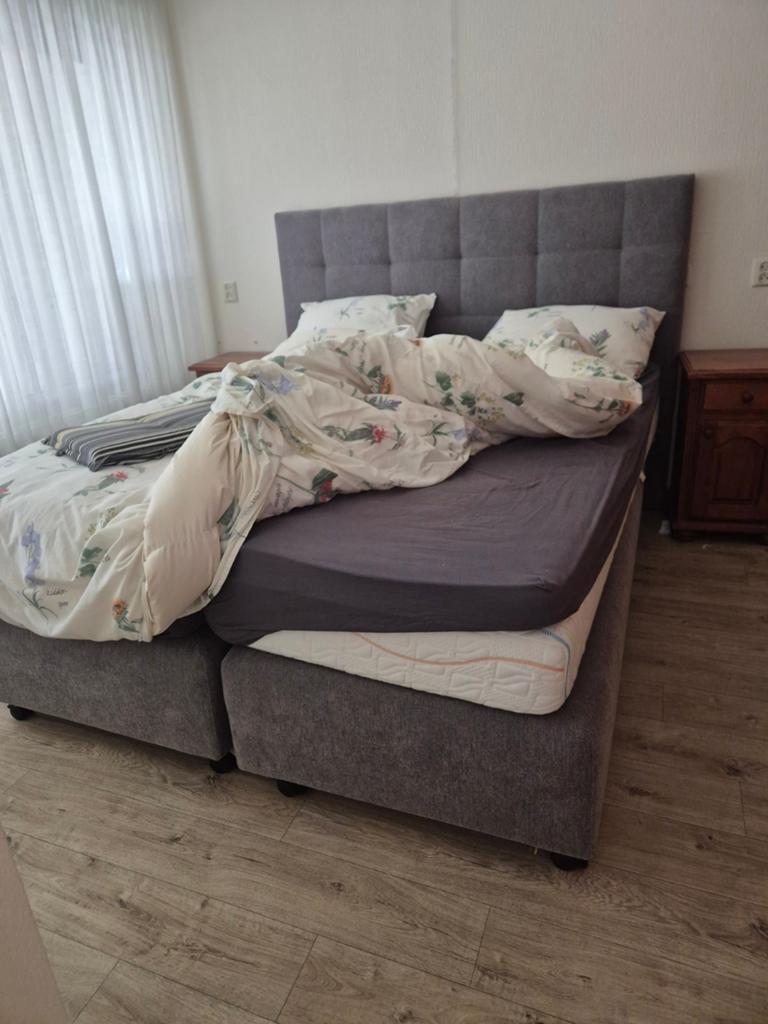 Ophalen in Veldhoven boxspring met matras en hoofdbord, Huis en Inrichting, Slaapkamer | Matrassen en Bedbodems, Ophalen, Tweepersoons