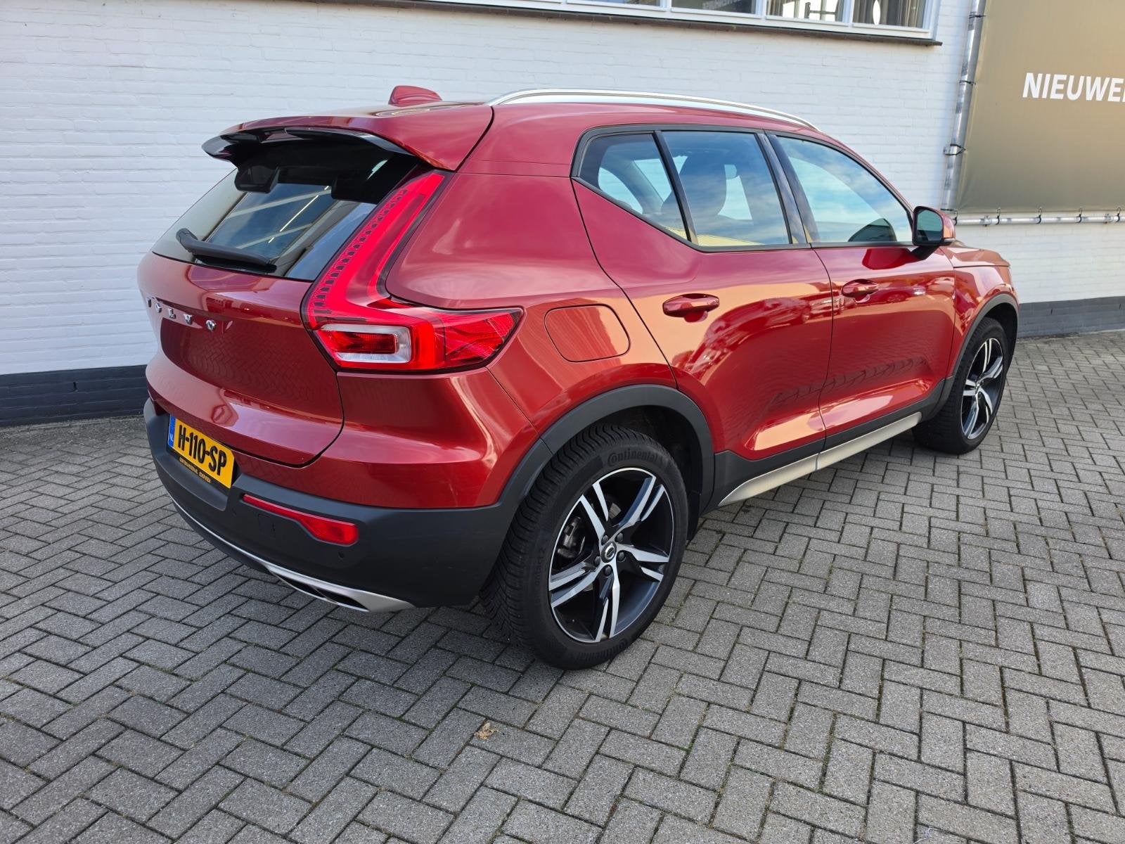 Volvo XC40 1.5 T3 Momentum Pro | Parkeersensoren | LED Kopla, Auto's, Gebruikt, Euro 6, Leder en Stof, 163 pk