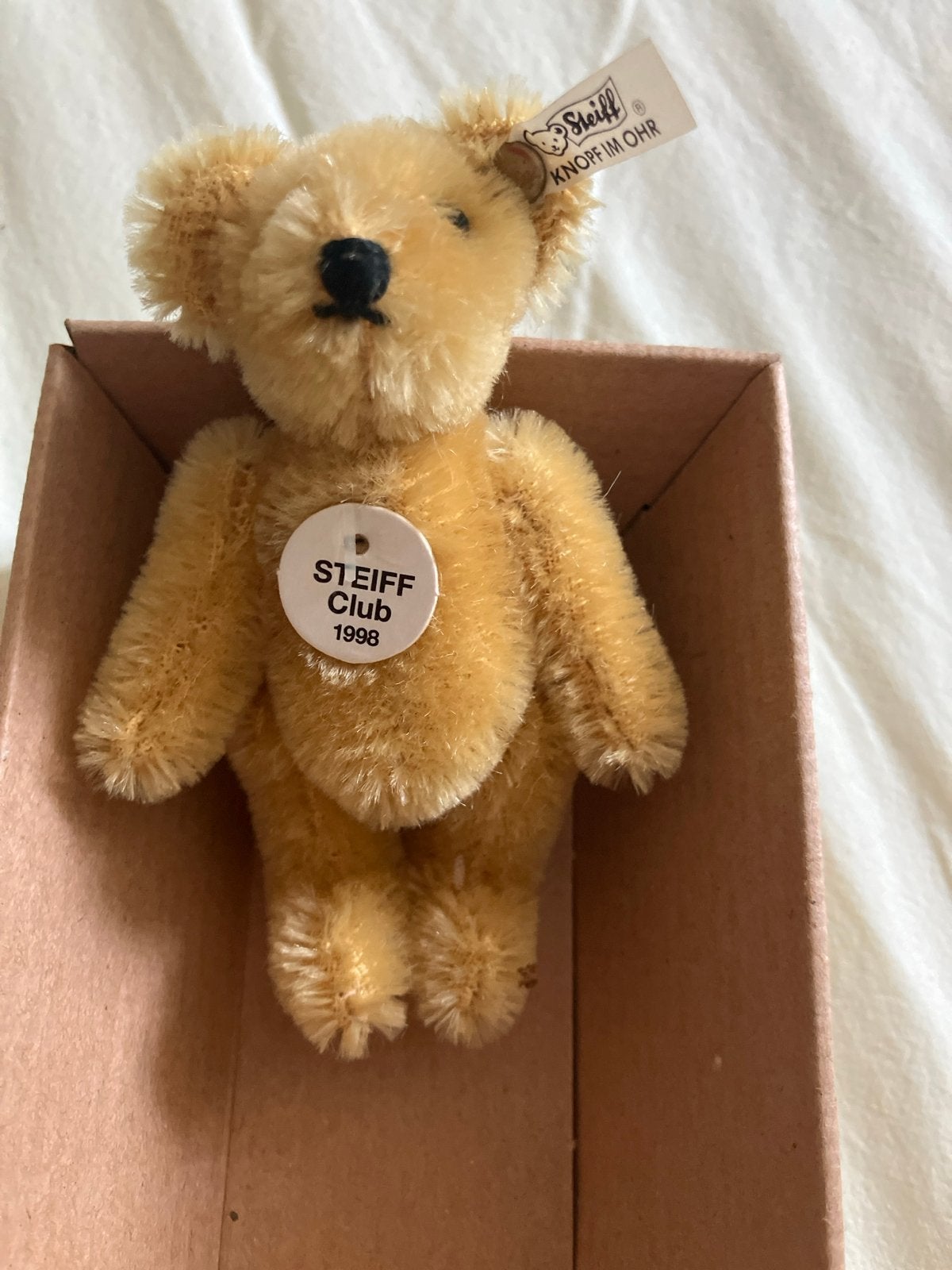 Steiff Teddybeer 1998 - 7 cm geel, Ophalen of Verzenden, Zo goed als nieuw, Beer