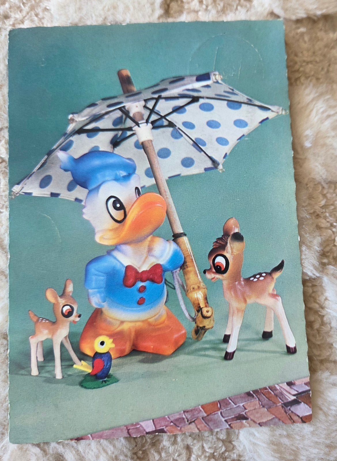 Vintage Ansichtkaart Donald Duck met Bambi en paraplu, Verzamelen, Verzenden, 1940 tot 1960, Gelopen, Kinderen