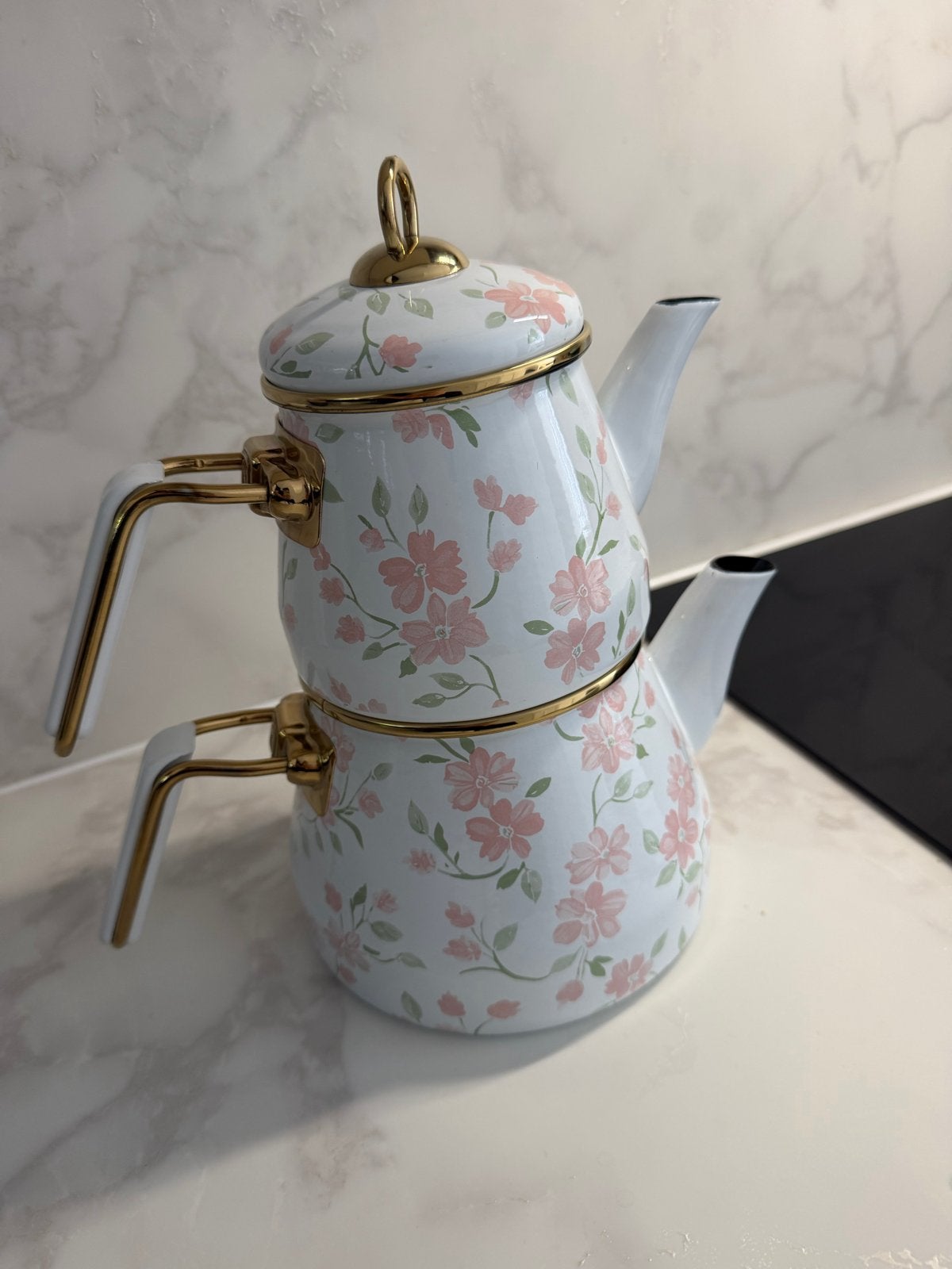 Nieuwe theepot met bloemmotief en gouden details, Theepot/fluitketel, Nieuw, Ophalen of Verzenden, Metaal