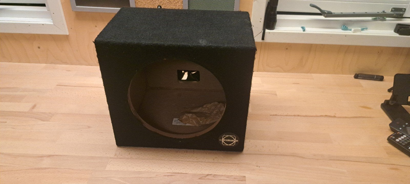 Subwoofer behuizing SW10B - Leeg, Auto diversen, Autoradio's, Ophalen, Gebruikt