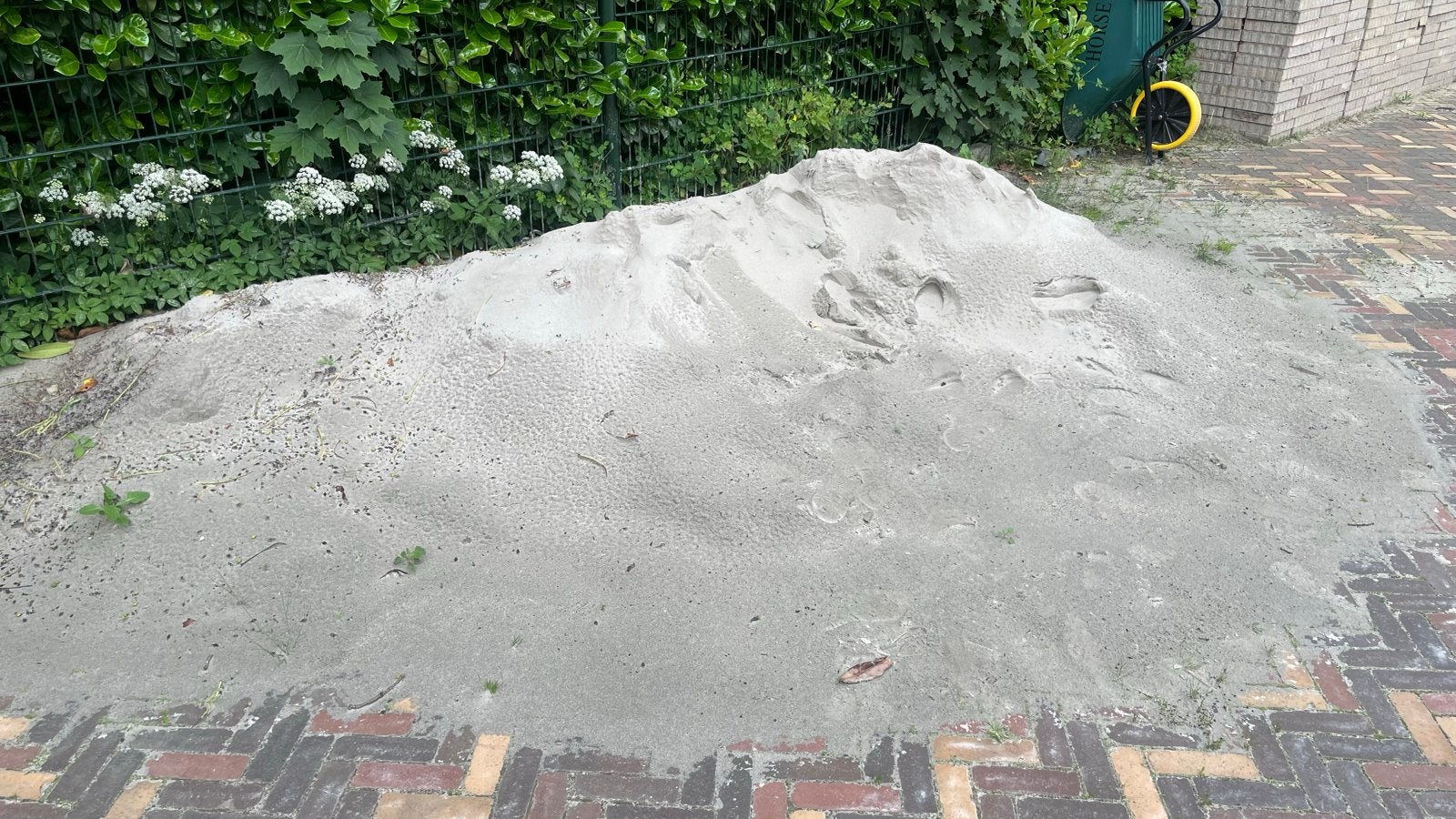 Zandbakzand - ca. 1m³ in één keer af te halen, Ophalen, Gebruikt, Speelzand