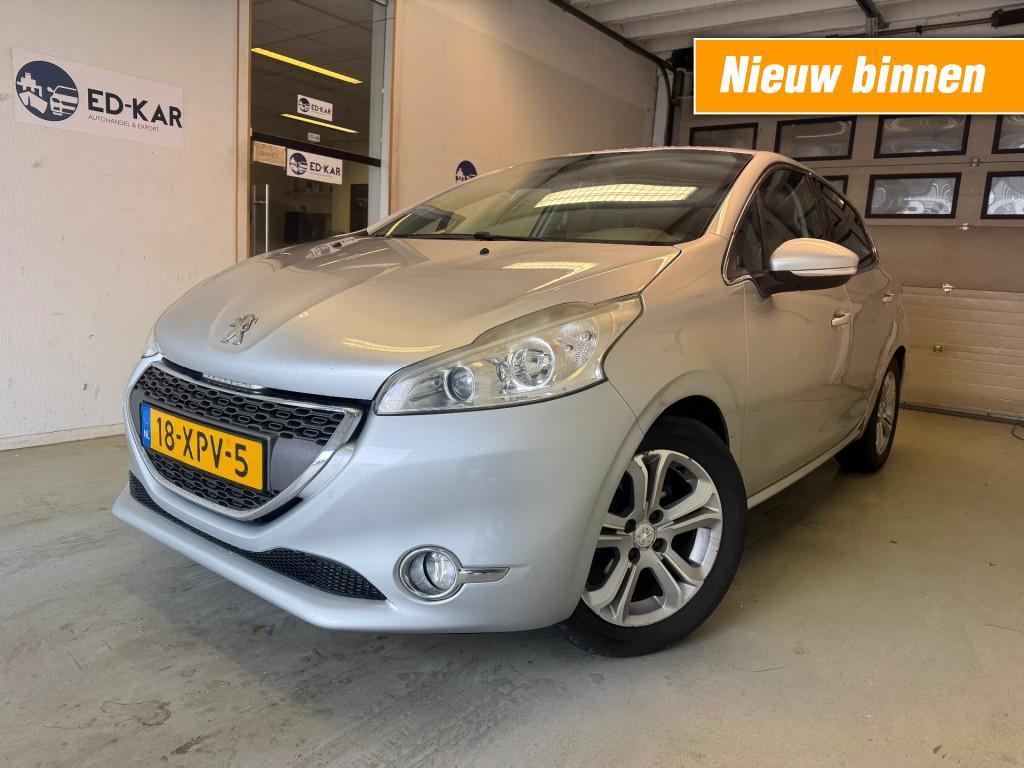 Peugeot 208 1.4 VTi Griffe CLIMA NAVI LEER PDC LMV NAP NETTE, Voorwielaandrijving, Euro 5, Bedrijf, Handgeschakeld