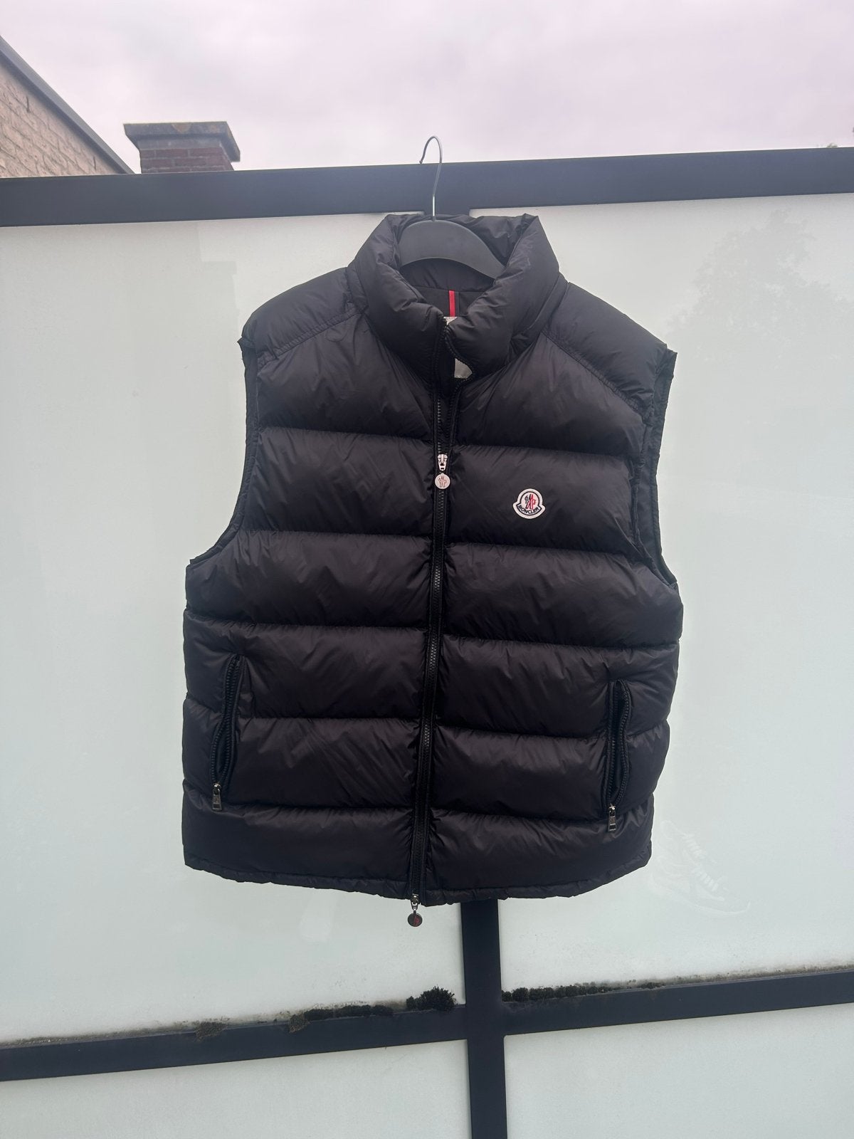 Moncler Bodywarmer Zwart - Maat L, Kleding | Dames, Bodywarmers, Ophalen of Verzenden, Zo goed als nieuw, Maat 42/44 (L), Zwart