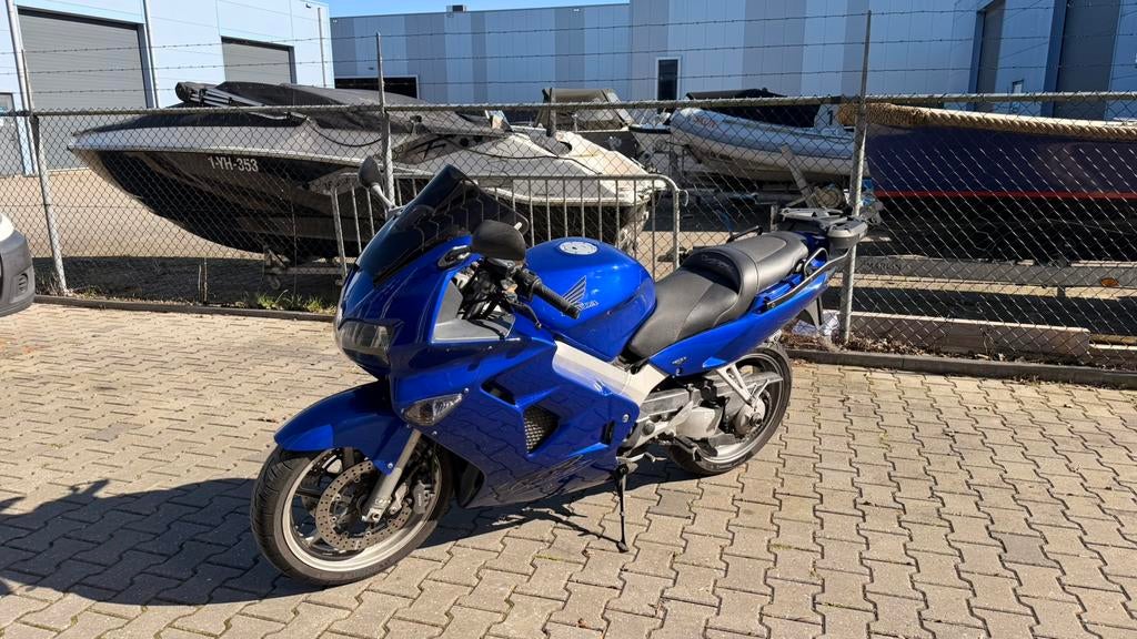 Honda vfr 800 zeer goede staat, Motoren, 4 cilinders, Meer dan 35 kW, Motorrijbewijs A, LED Verlichting