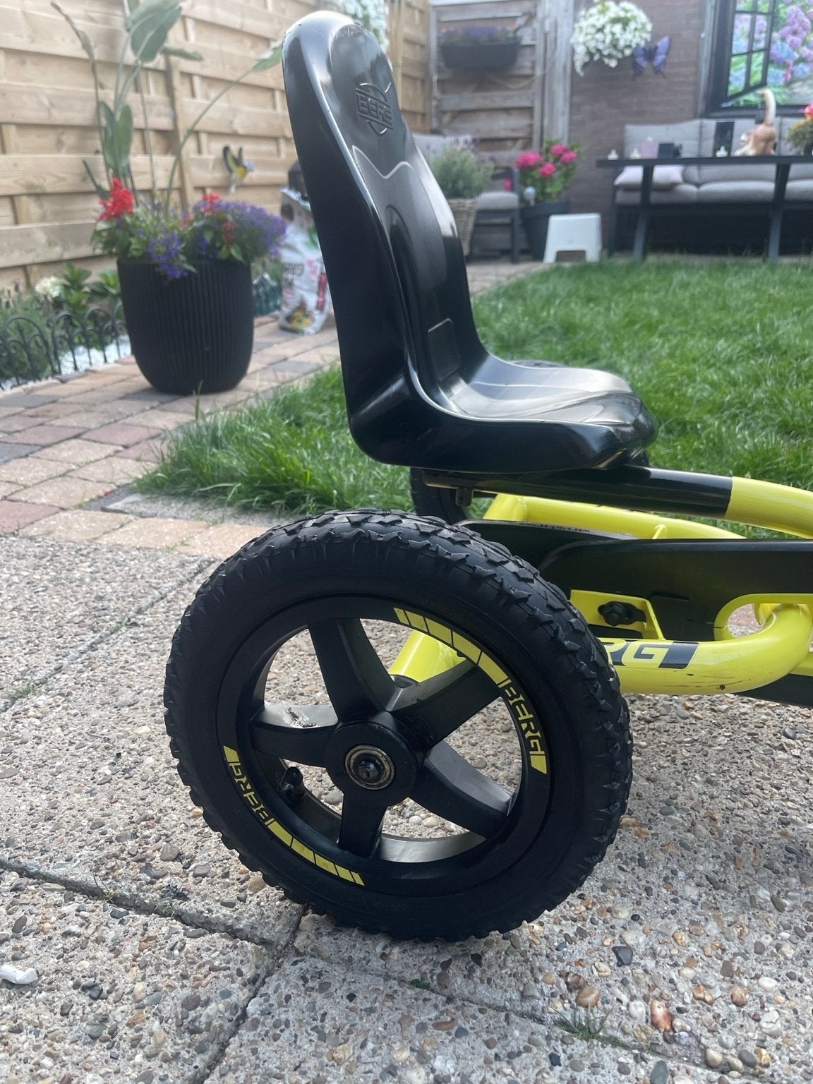 Foto 12 van BERG Biky Loopfiets Zwart/Geel - Zo goed als nieuw