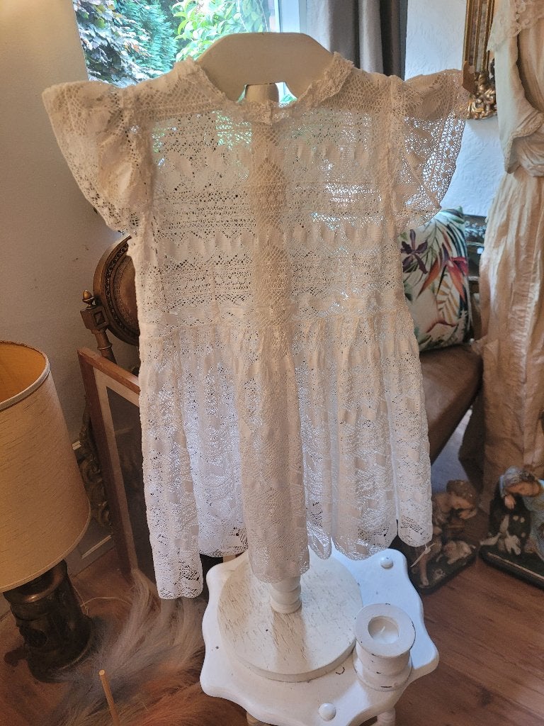 Bijna antiek kinderjurkje poppen jurkje, Antiek en Kunst, Curiosa en Brocante, Ophalen of Verzenden