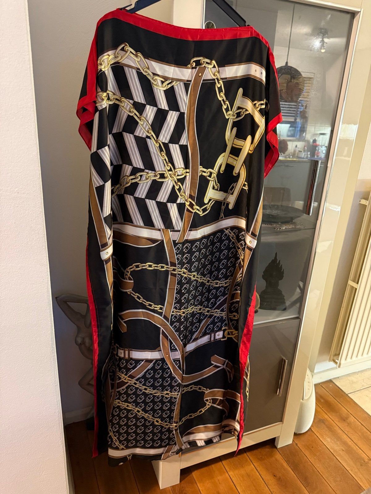 Nieuwe Kaftan Satijnlook Maat 52/54 met Sjaal, Ophalen of Verzenden, Nieuw, Meerkleurig, Jurk