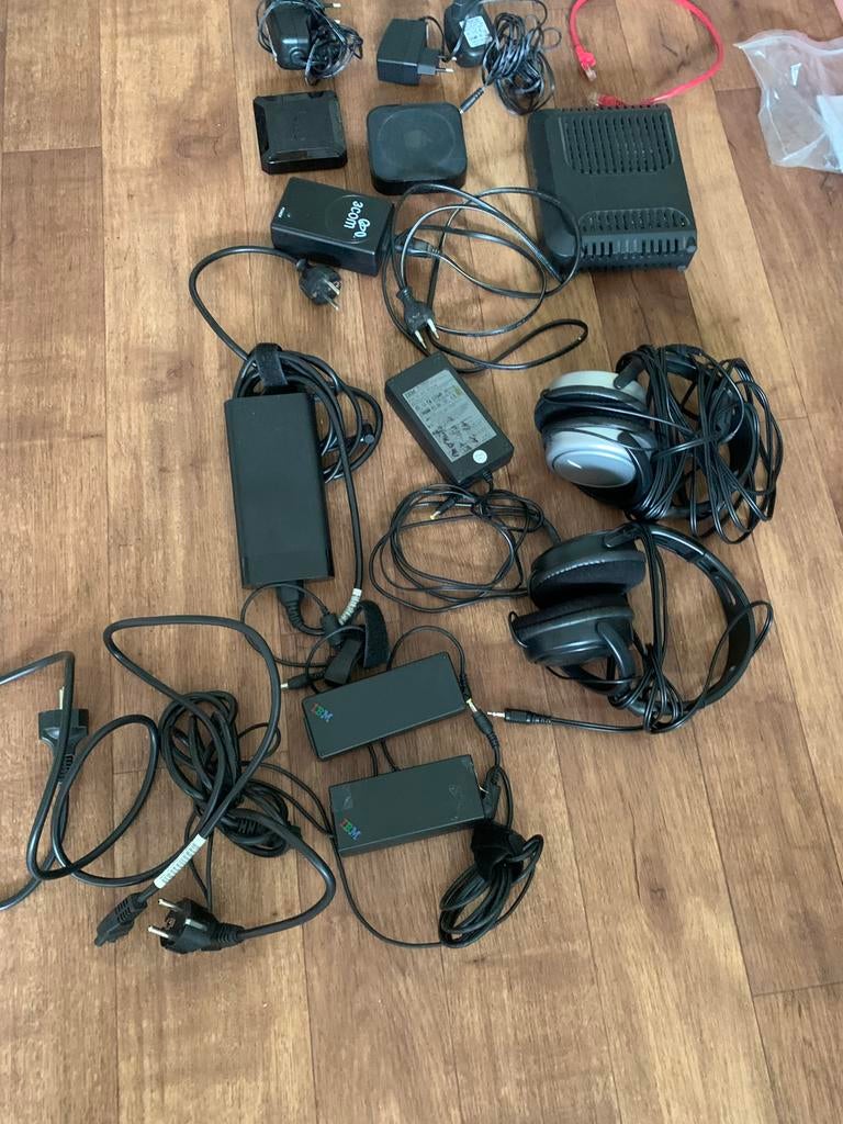 Divers ipladers  koptelefoons media players, Ophalen of Verzenden, Gebruikt