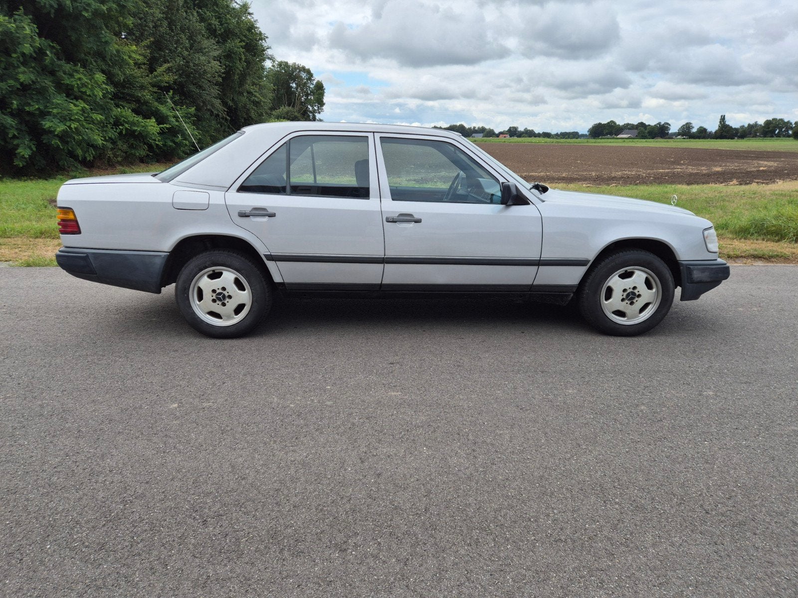 Mercedes-Benz W124 200D Mercedes 1986 Grijs, foto 4