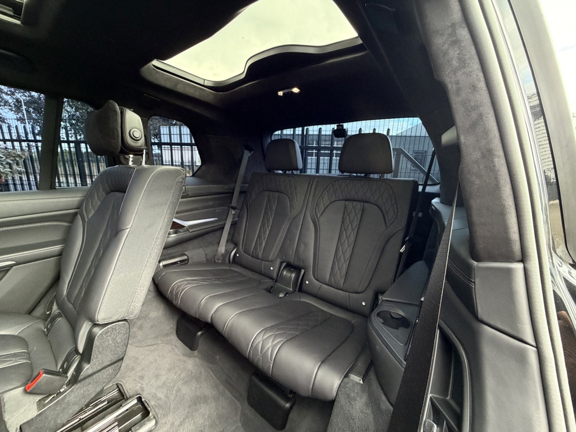 BMW X7 xDrive40i M-Pakket 7 Pers Panodak|Skylounge|Luchtveri, Auto's, Automaat, Dealer onderhouden, Gebruikt, Met garantie (alle)