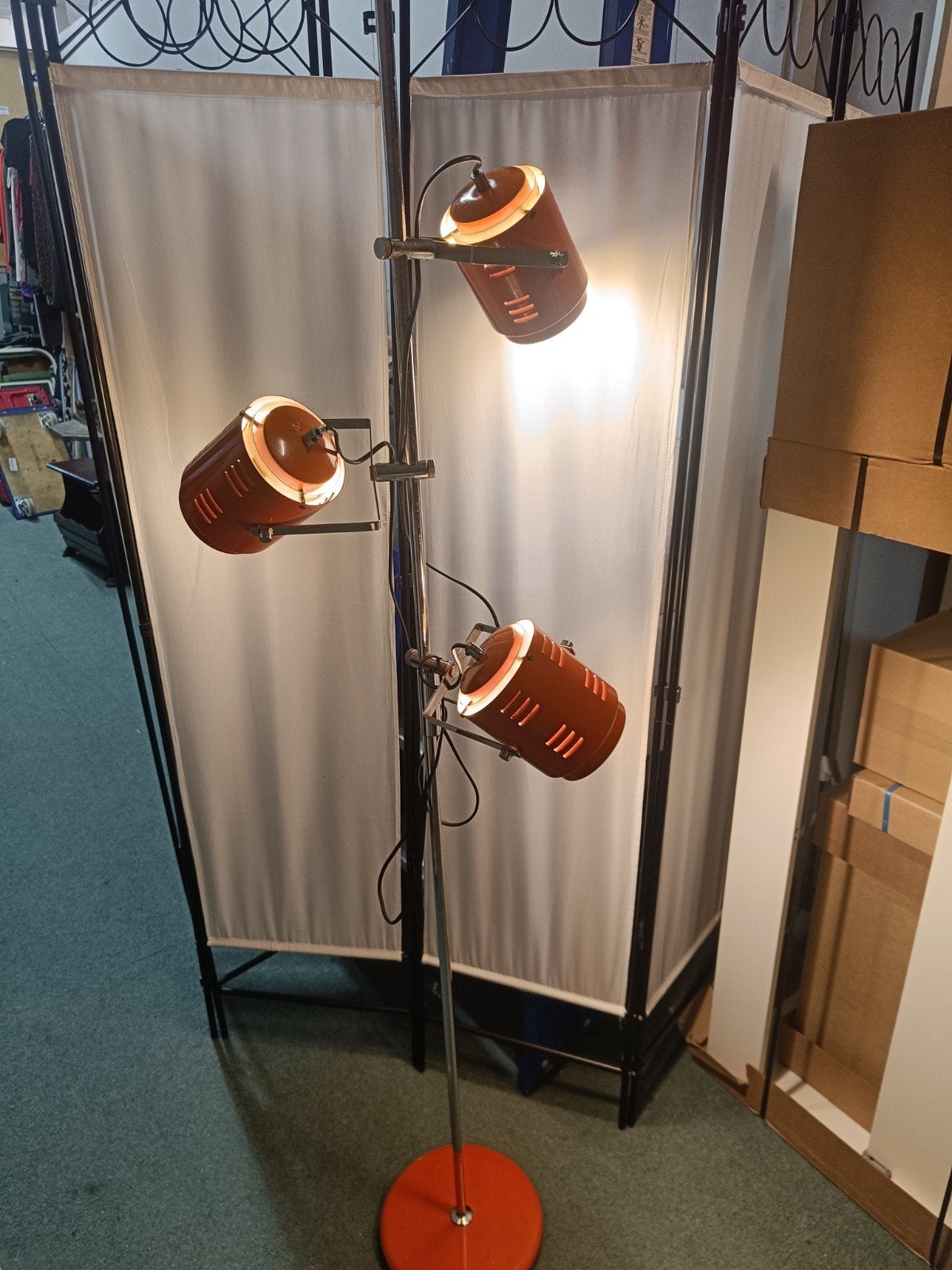Vintage oranje Herda vloerlamp met 3 spots, Ophalen, Gebruikt, Vintage "70, E27 (groot)